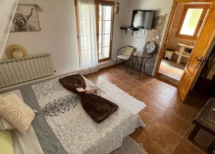 El Cortijo Largo Homestay Taberno